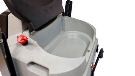 Подметальна машина Bennett Tornado 700bd