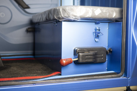 Трицикл электрический Rutrike КАРГО Кабина 1500 60V1000W (красный)