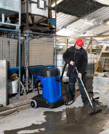 Пылесос Nilfisk MAXXI II 75-2WD