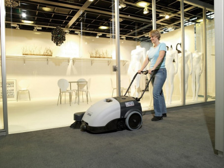 Подметальная машина Nilfisk SW 750