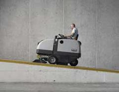 Подметальная машина Nilfisk SR 1450 D