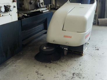 Подметальная машина Comac CS 50 Bt