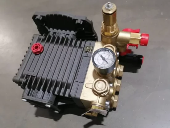 Насос высокого давления Interpump BO180TX (2800 об/мин, с регулятором) (BO180TX-000)