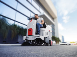 Подметальная машина Comac CS700 B