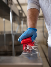 Щетка ручная UST Vikan (176мм, жесткий, красный)