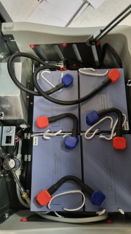 Подметальна машина Bennett Tornado 700bd (300Ач Li)