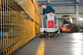 Подметальная машина Comac CS 700 H FP