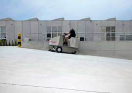 Подметальная машина Comac CS 110 BIFUEL