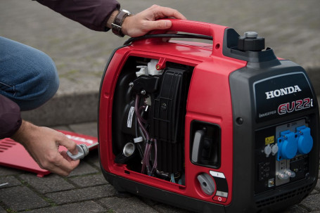 Бензиновый генератор Honda EU 22i