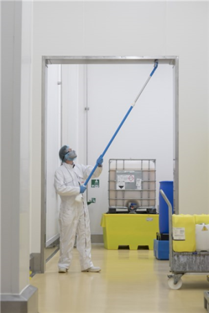 Ручка телескопическая Vikan (d32мм, желтый, подв. воды)