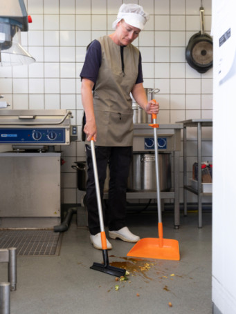 Совок Vikan (330мм, оранжевый)