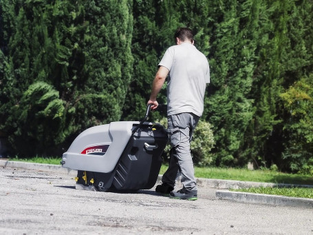 Подметальная машина Comac CS 500 BT