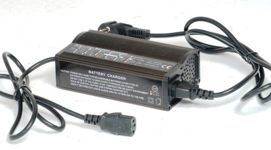 Зарядное устройство EVEREST Energy (24В, 5А, Gel)