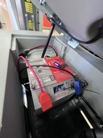 Поломоечная машина Comac Innova Comfort 85 B Manual (144Ач, Li)