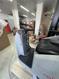 Поломоечная машина Comac Innova Comfort 85 B Manual (144Ач, Li)